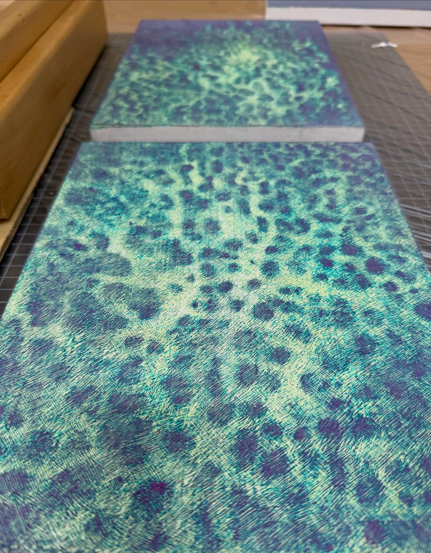 new works : scratch on small size canvases